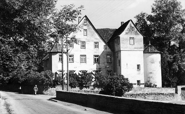 1952: Schloss Riet